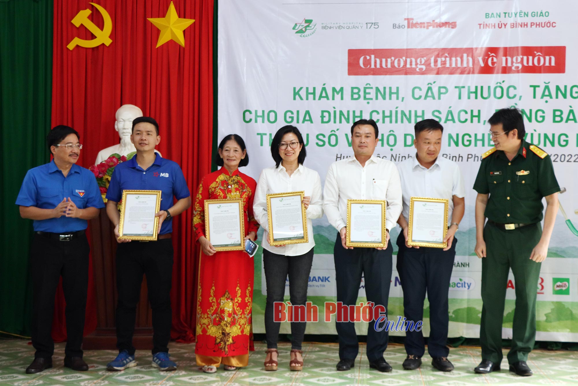 cam_on_nha_tai_tro_13535617122022.jpg