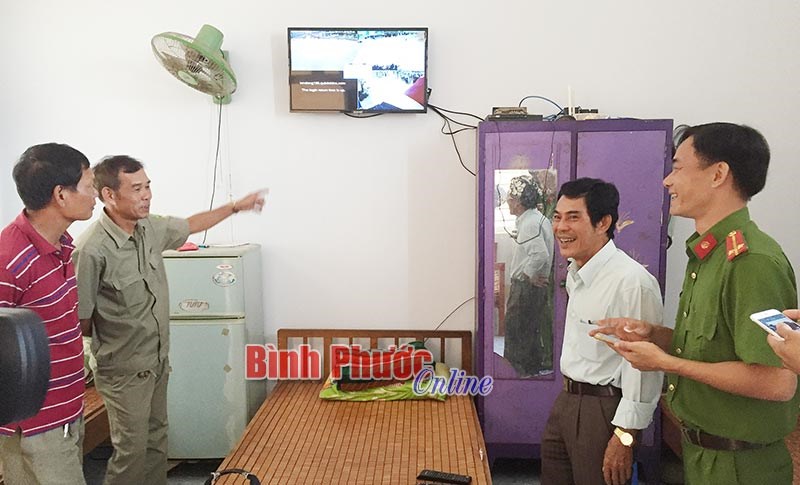 Lắp camera giám sát an ninh - mô hình cần được nhân rộng Lắp camera giám sát an ninh - mô hình cần được nhân rộng