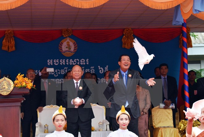 Campuchia: Đảng CPP cầm quyền kỷ niệm 65 năm ngày thành lập Campuchia: Đảng CPP cầm quyền kỷ niệm 65 năm ngày thành lập