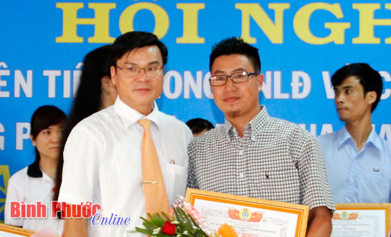 Anh Hoàng Văn Quý - cán bộ công đoàn năng động, giàu sáng kiến Anh Hoàng Văn Quý - cán bộ công đoàn năng động, giàu sáng kiến