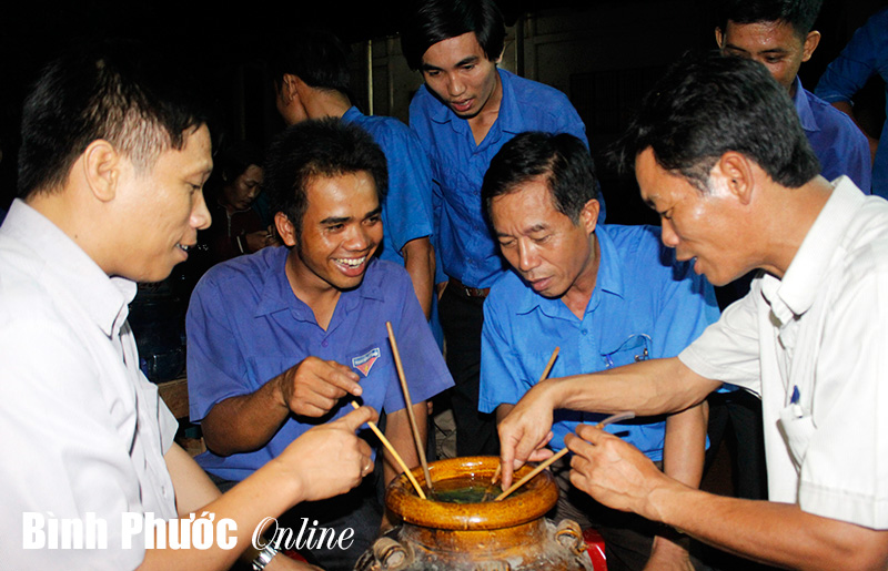 cancohuongdichonghechebienruou.jpg