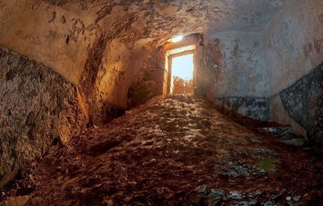 Phát hiện bồn tắm nghi lễ có tuổi thọ lên đến 2.000 năm đầy bí ẩn