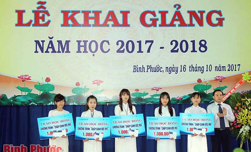 Trường cao đẳng Sư phạm Bình Phước đón 173 tân sinh viên Trường cao đẳng Sư phạm Bình Phước đón 173 tân sinh viên
