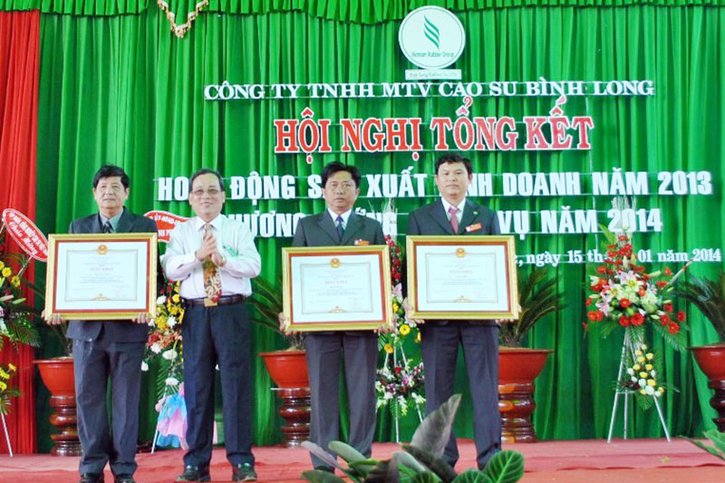 Cao su Bình Long thu nhập bình quân 8,5 triệu đồng/người/tháng Cao su Bình Long thu nhập bình quân 8,5 triệu đồng/người/tháng