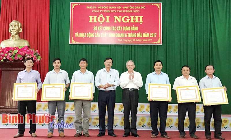 Cao su Bình Long: Lương bình quân 6 tháng đạt hơn 5,1 triệu đồng/người/tháng Cao su Bình Long: Lương bình quân 6 tháng đạt hơn 5,1 triệu đồng/người/tháng