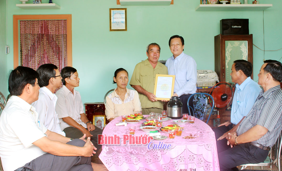 Cao su Bình Long tặng “ Mái ấm công đoàn” cho hai cựu chiến binh Cao su Bình Long tặng “ Mái ấm công đoàn” cho hai cựu chiến binh