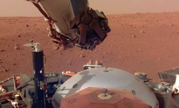 Thiết bị đổ bộ của NASA thu được xung động lạ trên Sao Hỏa Thiết bị đổ bộ của NASA thu được xung động lạ trên Sao Hỏa