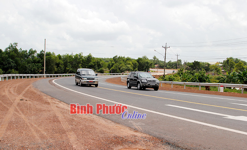 Dự án đường Hồ Chí Minh qua địa bàn Bình Phước: Một số vướng mắc vượt thẩm quyền giải quyết của tỉnh Dự án đường Hồ Chí Minh qua địa bàn Bình Phước: Một số vướng mắc vượt thẩm quyền giải quyết của tỉnh