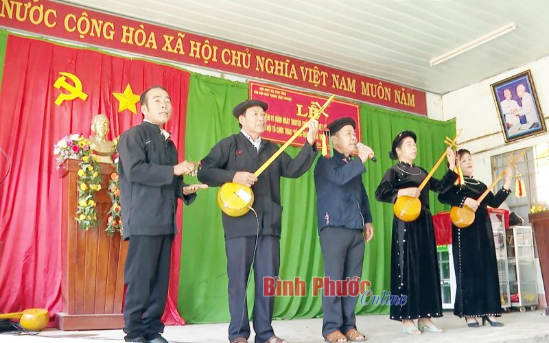 “Cây cao bóng cả” tỏa mát cho đời “Cây cao bóng cả” tỏa mát cho đời