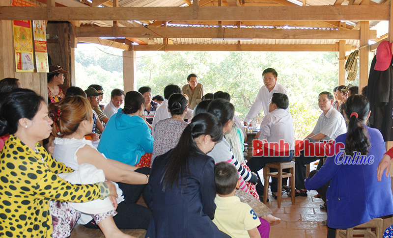 Người dân thôn Cây Da mỏi mòn chờ điện lưới Người dân thôn Cây Da mỏi mòn chờ điện lưới