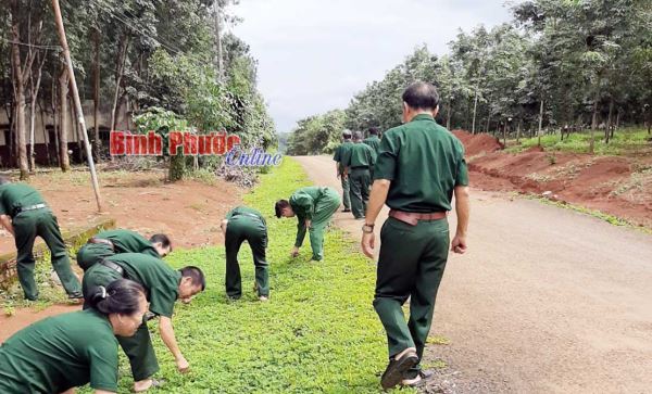 CCB huyện Phú Riềng đóng góp hơn 2,4 tỷ đồng xây dựng nông thôn mới CCB huyện Phú Riềng đóng góp hơn 2,4 tỷ đồng xây dựng nông thôn mới