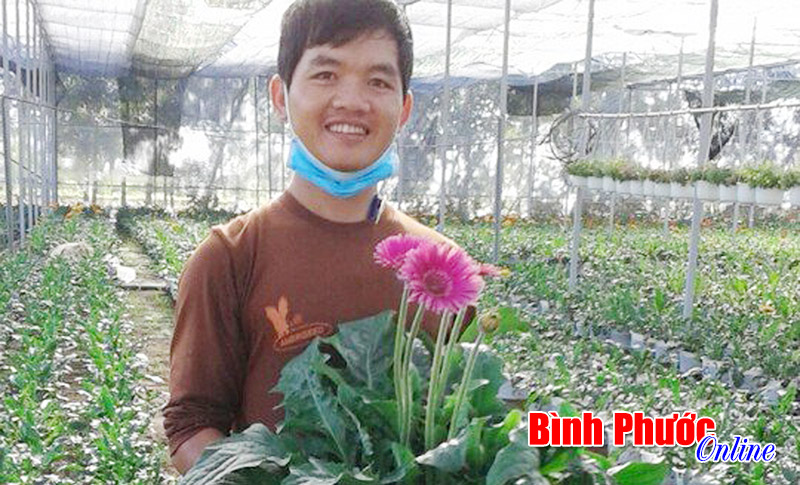 Chàng trai 8X mê hoa Chàng trai 8X mê hoa
