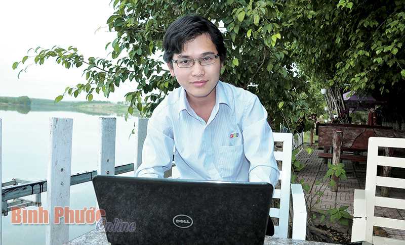 Chàng trai trẻ đam mê vọng cổ Chàng trai trẻ đam mê vọng cổ