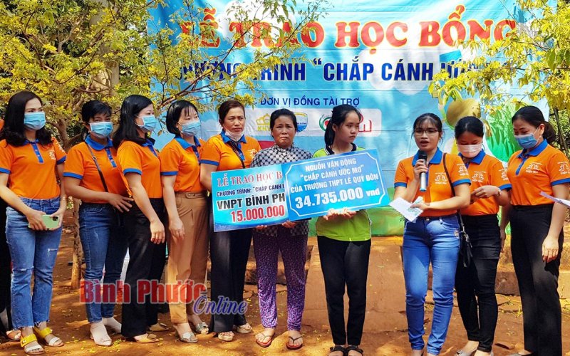 “Chắp cánh ước mơ” cho trò nghèo học giỏi “Chắp cánh ước mơ” cho trò nghèo học giỏi