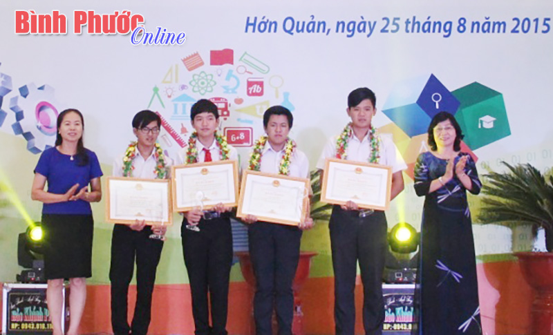 chapcanhchoytuong.jpg