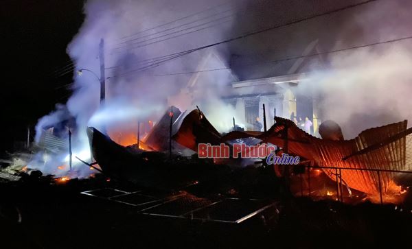 Cháy xưởng gỗ lúc rạng sáng, 1 người thiệt mạng Cháy xưởng gỗ lúc rạng sáng, 1 người thiệt mạng