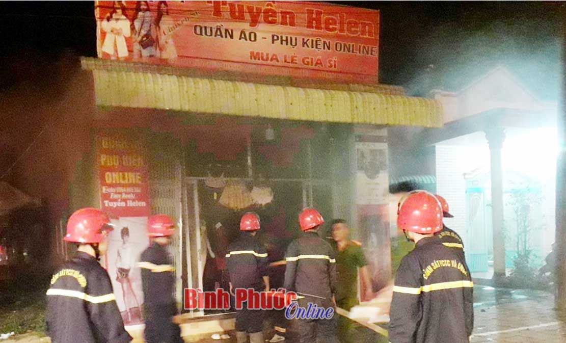 Ngăn chặn kịp thời một vụ cháy nhà có cửa hàng kinh doanh