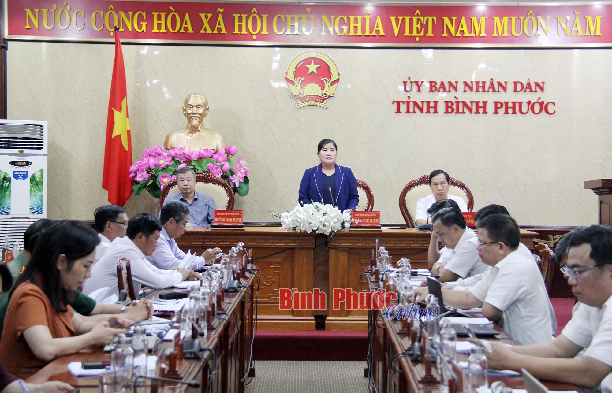 chi_hien_3_13512927092022.jpg