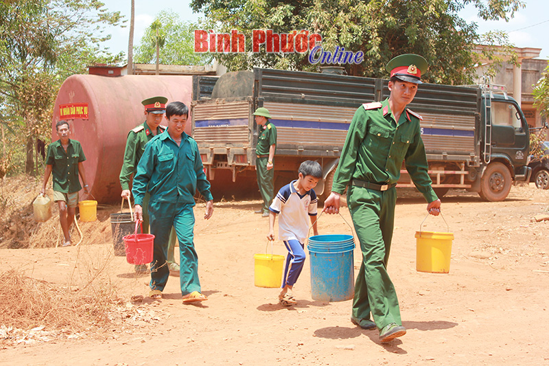 Chính quyền cùng nhân dân khắc phục sau hạn