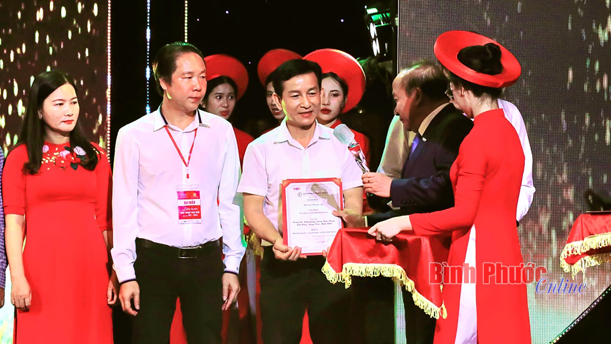Cho dù là báo địa phương