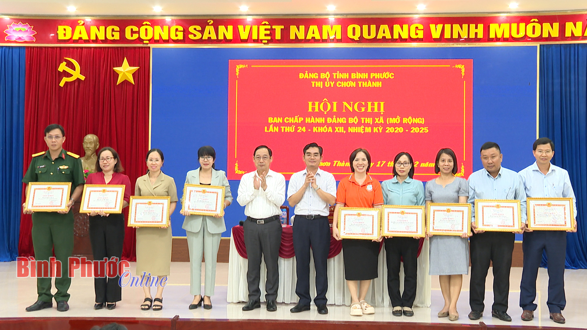 Chơn Thành: Kết nạp đảng viên đạt 100% chỉ tiêu
