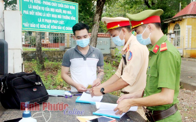 Chống dịch vẫn đảm bảo an toàn giao thông Chống dịch vẫn đảm bảo an toàn giao thông