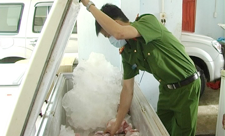 Chơn Thành: Phát hiện 105kg thịt heo đã biến đổi màu Chơn Thành: Phát hiện 105kg thịt heo đã biến đổi màu