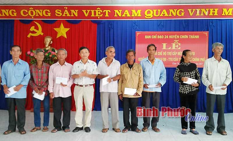 Chơn Thành: 113 đối tượng được chi trả trợ cấp Chơn Thành: 113 đối tượng được chi trả trợ cấp