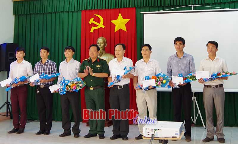 Bù Gia Mập thành lập ban CHQS khối trường học Bù Gia Mập thành lập ban CHQS khối trường học