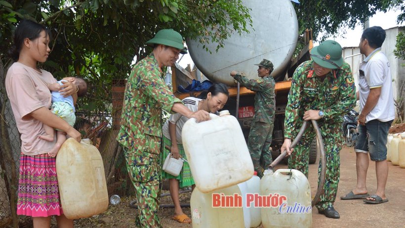 Chung tay giúp dân khắc phục hạn hán