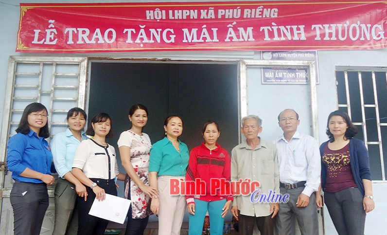 Chung tay giúp người nghèo có nhà ở Chung tay giúp người nghèo có nhà ở