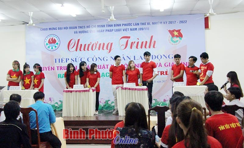 Ra mắt câu lạc bộ công nhân “Thế giới trẻ” Ra mắt câu lạc bộ công nhân “Thế giới trẻ”
