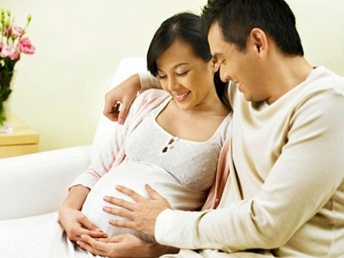 Đàn ông vượt biển có đôi, đàn bà vượt cạn... cùng với chồng mình