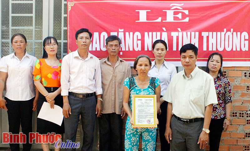 Chuyển biến tích cực giảm nghèo ở đồng phú Chuyển biến tích cực giảm nghèo ở đồng phú