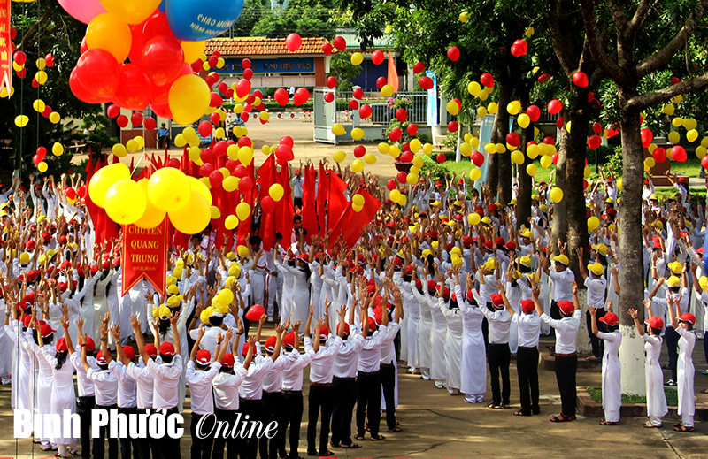 Tưng bừng khai giảng năm học mới Tưng bừng khai giảng năm học mới