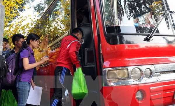 Hỗ trợ đưa công nhân có hoàn cảnh khó khăn về quê đón Tết