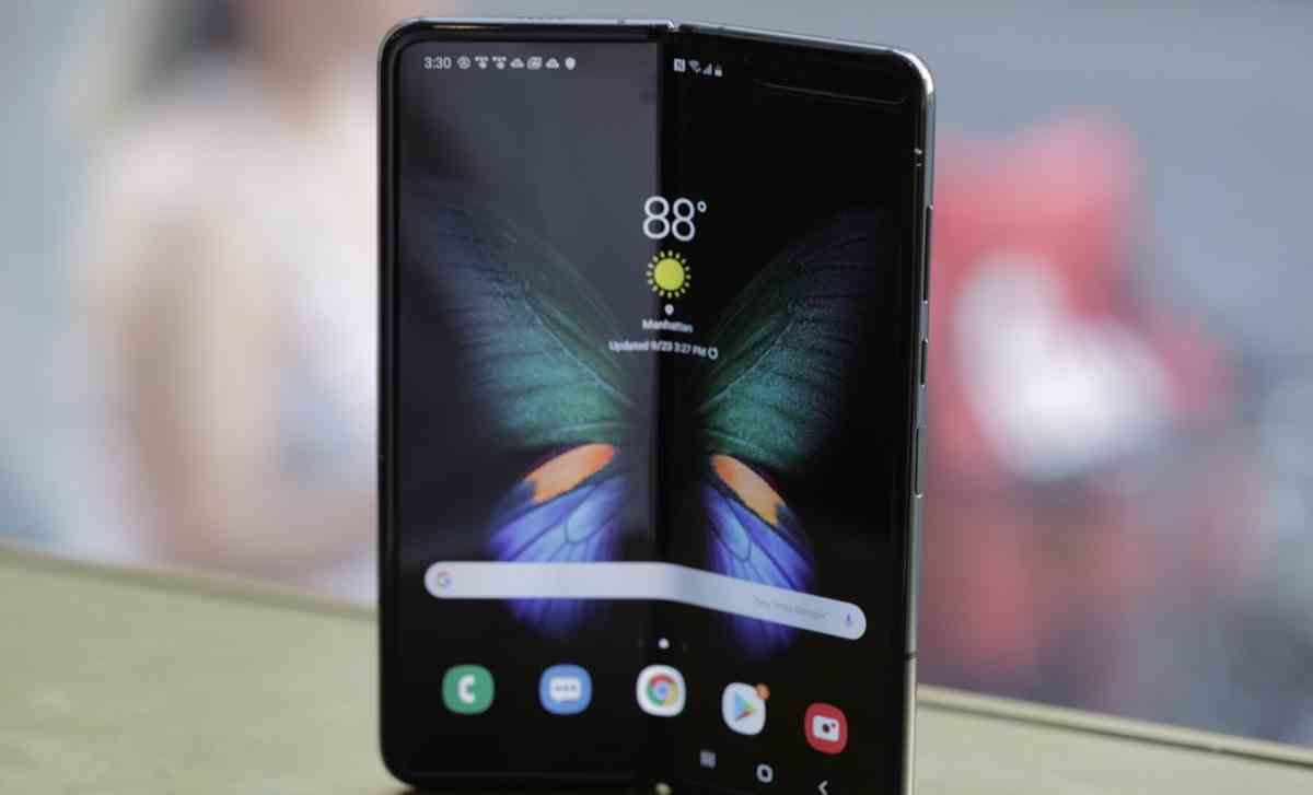 Samsung đã bán được 1 triệu chiếc điện thoại gập Galaxy Fold Samsung đã bán được 1 triệu chiếc điện thoại gập Galaxy Fold