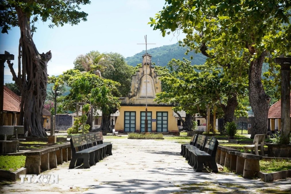 Côn Đảo từ 'địa ngục trần gian' đến 'thiên đường du lịch' Côn Đảo từ 'địa ngục trần gian' đến 'thiên đường du lịch'