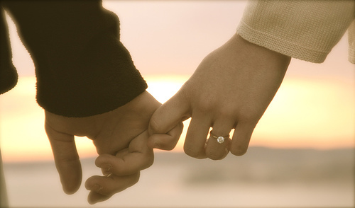 Còn yêu thì hãy cho nhau cơ hội Còn yêu thì hãy cho nhau cơ hội