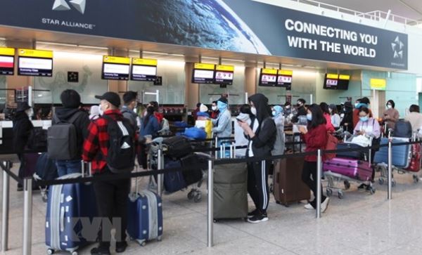 Dịch COVID-19: Đưa hơn 340 công dân Việt Nam từ Anh về nước Dịch COVID-19: Đưa hơn 340 công dân Việt Nam từ Anh về nước