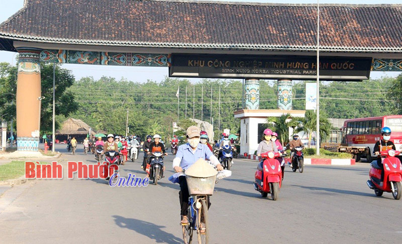 Công nhân có thu nhập cao nhất năm 2015: Bình quân 120,4 triệu đồng/tháng Công nhân có thu nhập cao nhất năm 2015: Bình quân 120,4 triệu đồng/tháng