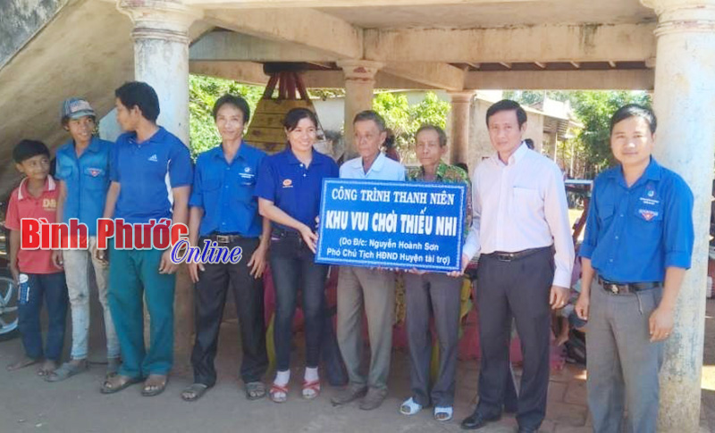 Bàn giao công trình thanh niên cho trẻ em vùng dân tộc thiểu số Bàn giao công trình thanh niên cho trẻ em vùng dân tộc thiểu số