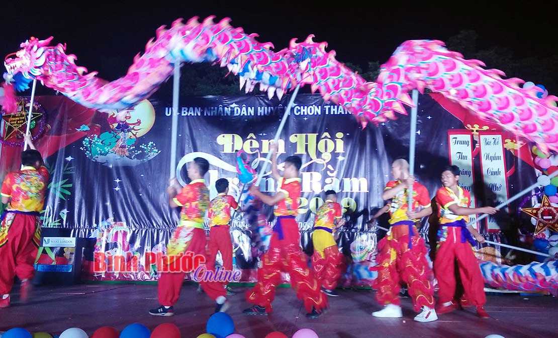 Thiếu nhi Chơn Thành vui tết Trung thu Thiếu nhi Chơn Thành vui tết Trung thu