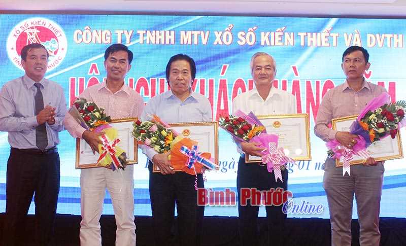 122 đại lý vé số Bình Phước dự hội nghị khách hàng năm 2018