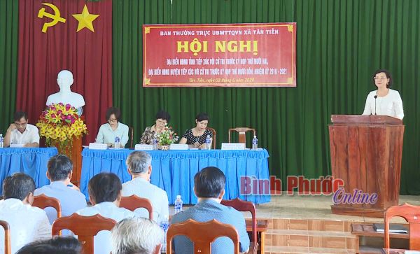 Cử tri Đồng Phú vui mừng trước sự lãnh đạo, điều hành năng động của tỉnh