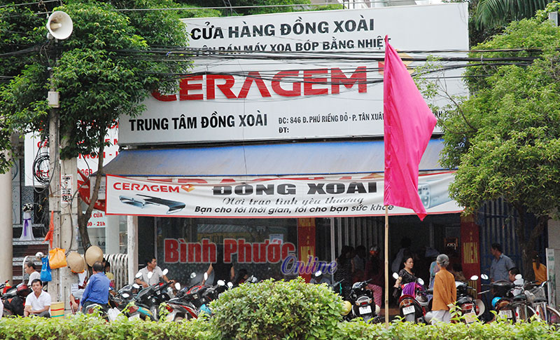 cuahang.jpg
