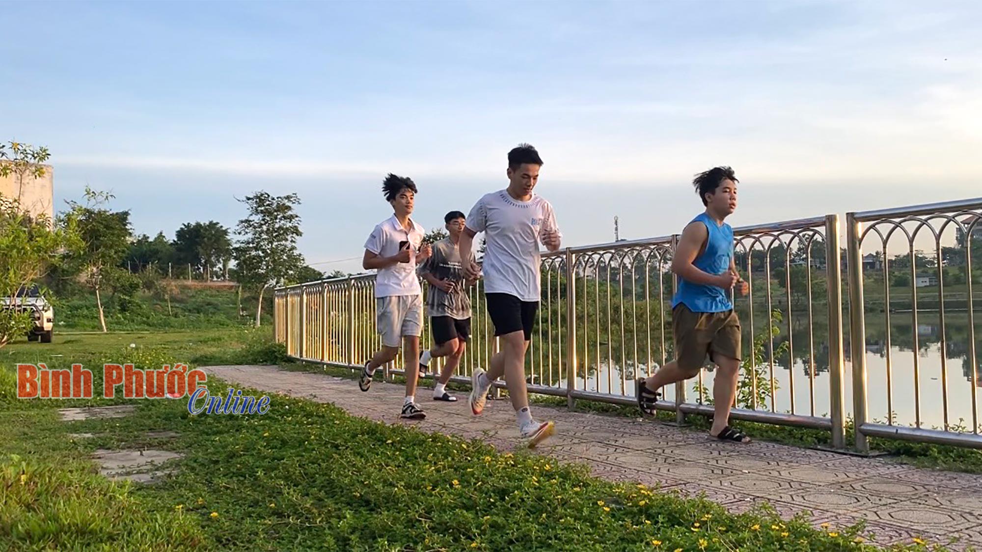 Cùng sải bước đón bình minh