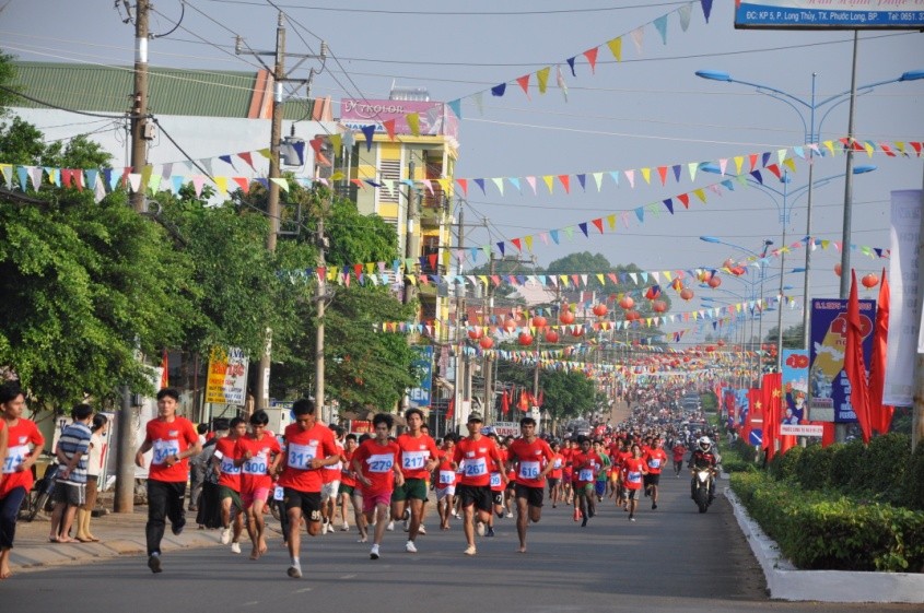 Trên 1.200 vận động viên “Chinh phục đỉnh cao Bà Rá” năm 2016