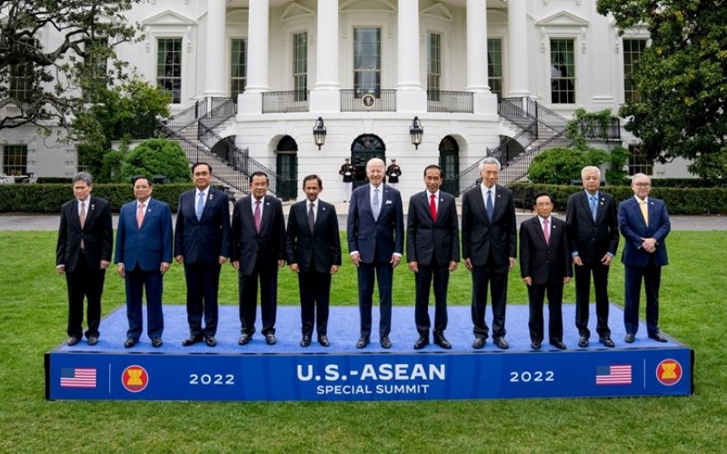 Đã “hèn” lại “bần tiện” Đã “hèn” lại “bần tiện”