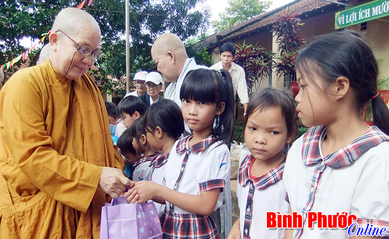 Đại Đức Thạch Nê điển hình về xây dựng đại đoàn kết các dân tộc Đại Đức Thạch Nê điển hình về xây dựng đại đoàn kết các dân tộc
